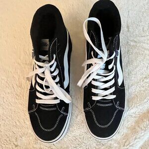 Women's Vans Hightops, size 8 NEW